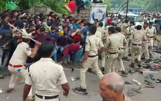 Clash between India fans and Hyderabad police